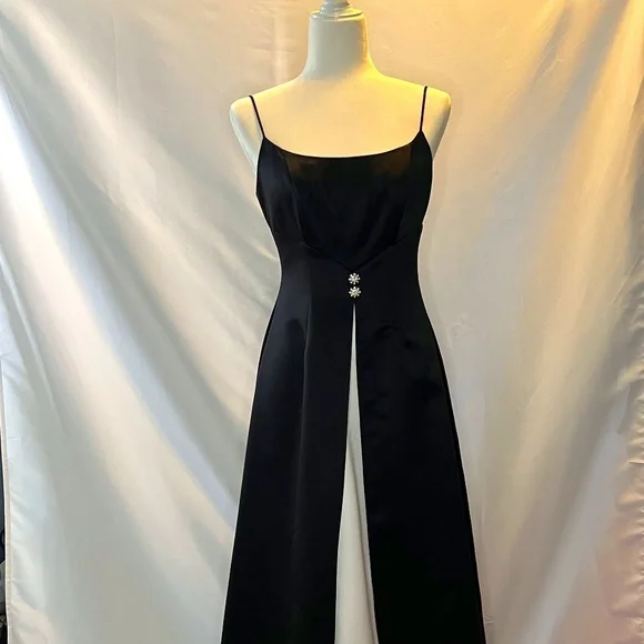 avon little black dress pink Betsy & Adam Gray Chevron Shimmer Knit Ombre Mesh Cutout Gown Formal D –  Queen City Resale main image 1